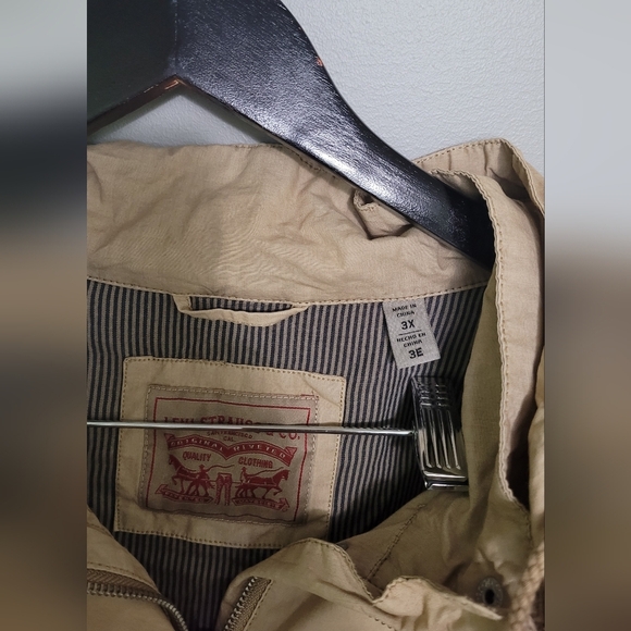 Women's Levi's Hooded Jacket Plus Size NWT - Picture 2 of 7